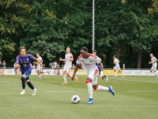 Razendsnel nieuwe rechtsbuiten voor FC Emmen, duel met Volendam komt nog te vroeg