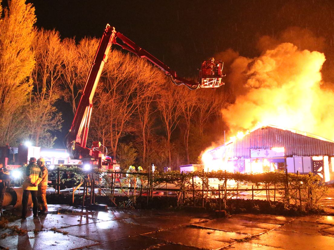 De zeer grote brand aan de Krommedijk in Zuildland