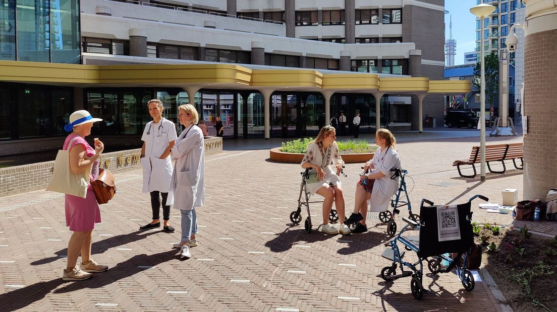 Haagse huisartsen voeren actie bij de Tweede Kamer