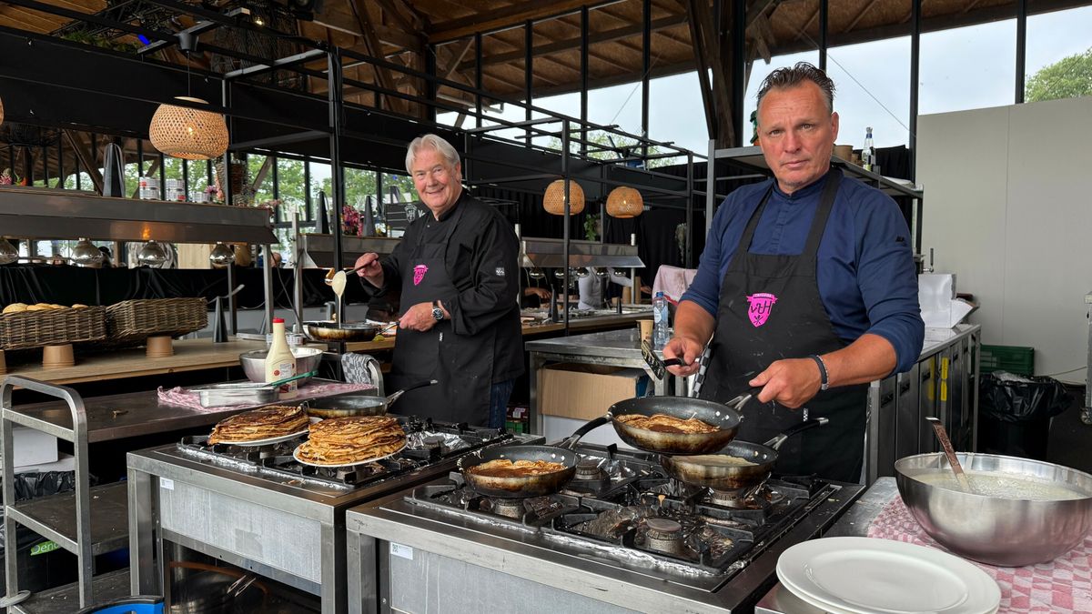 Pannenkoekenbakker Jan (74) maakt jonge ruiters blij