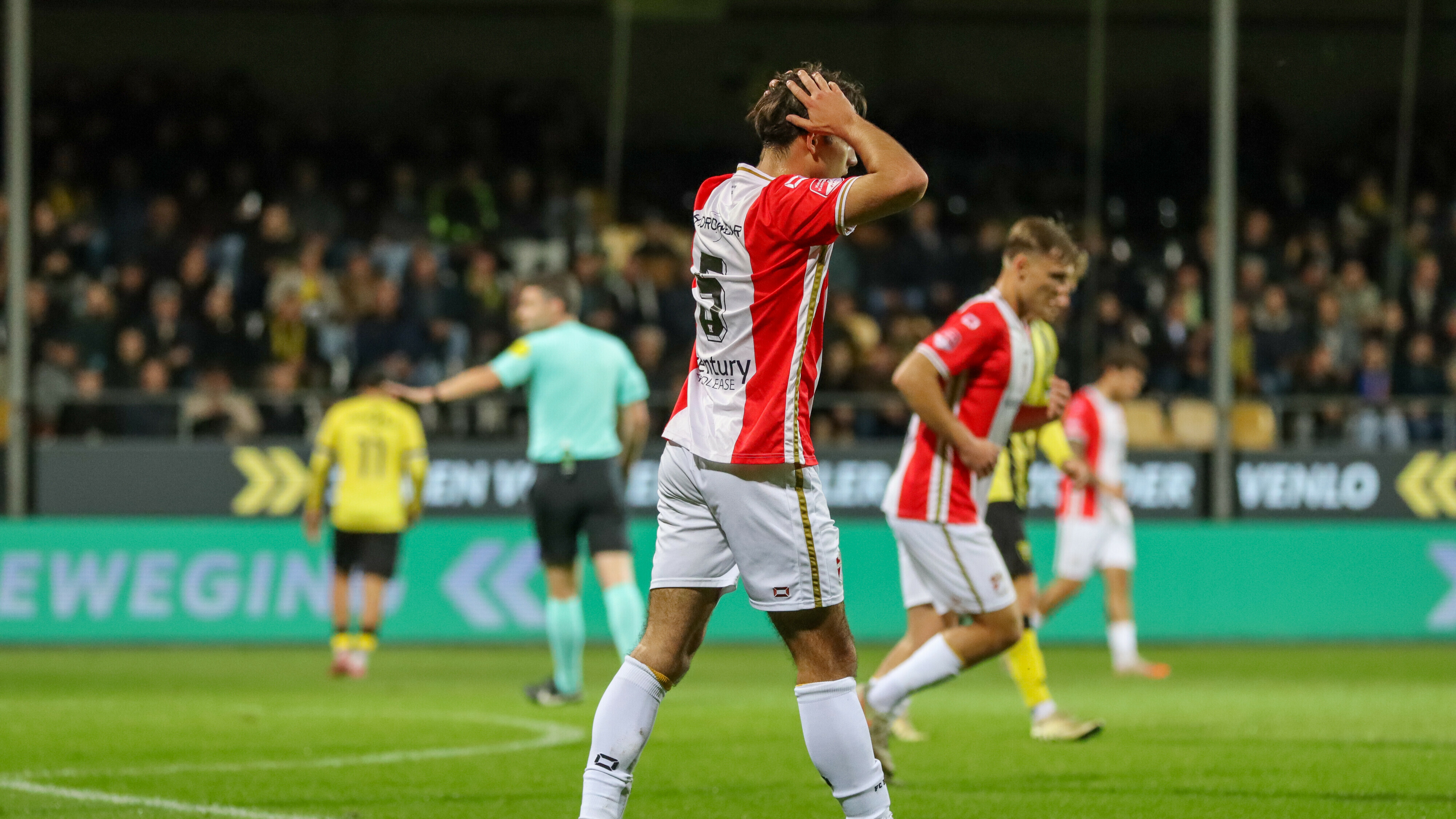 KNVB adviseert FC Emmen om Geypens van het wedstrijdformulier te halen vanwege paspoortkwestie: 'Dit kost tijd'