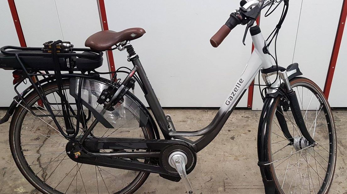 De gestolen E-bike die de politie in een loods aantrof