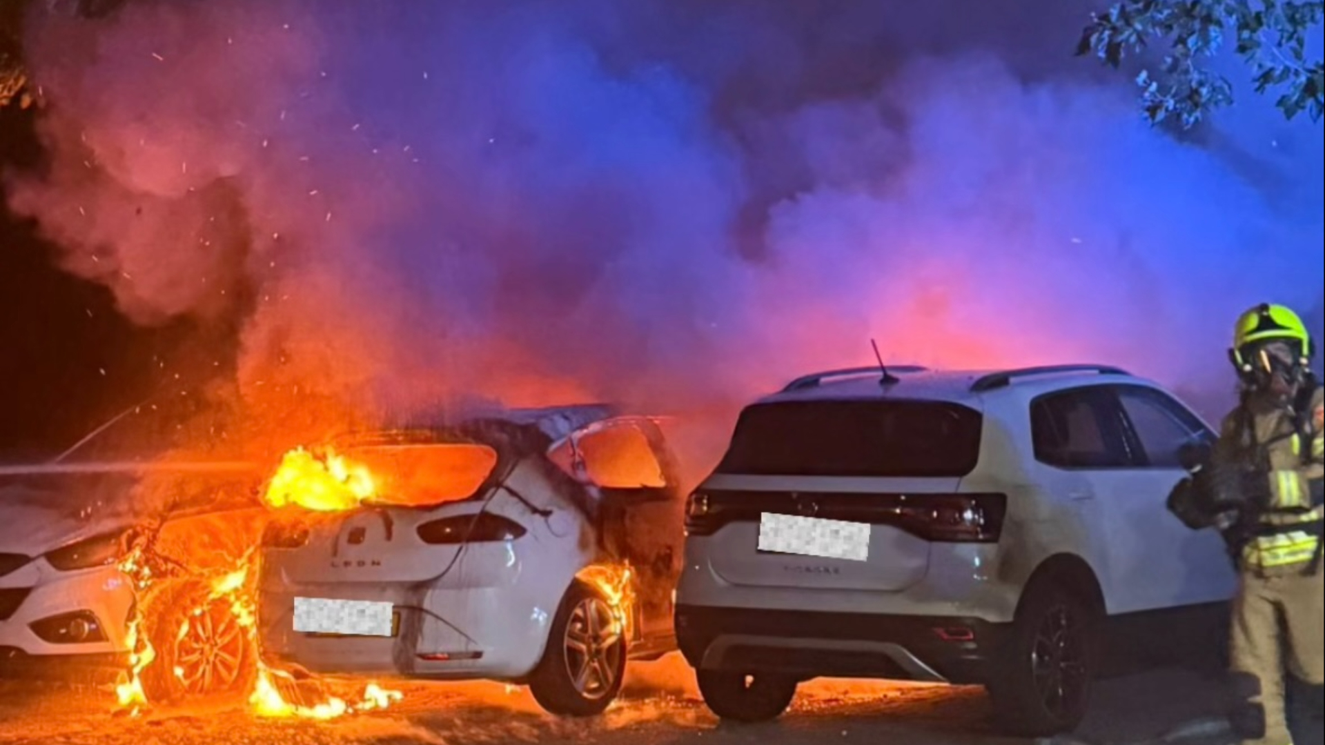 Auto in brand aan de Dr Kuyperlaan