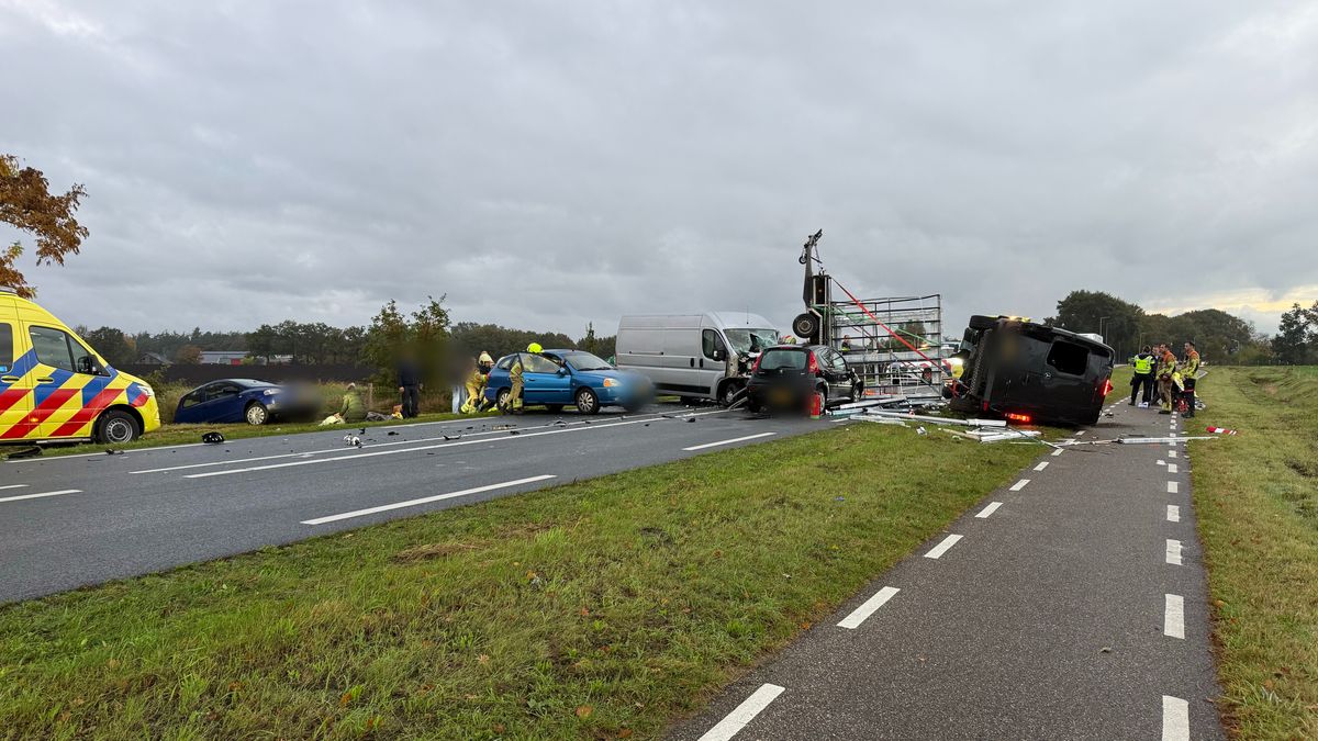 Meerdere gewonden bij ongeval met 5 voertuigen op N348