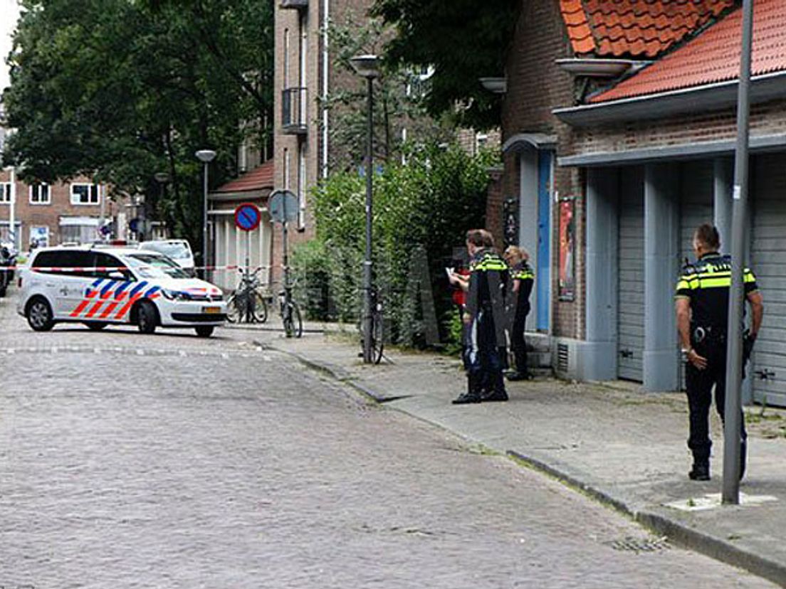 Politie doet onderzoek na mogelijke schietpartij in Herman Robbersstraat