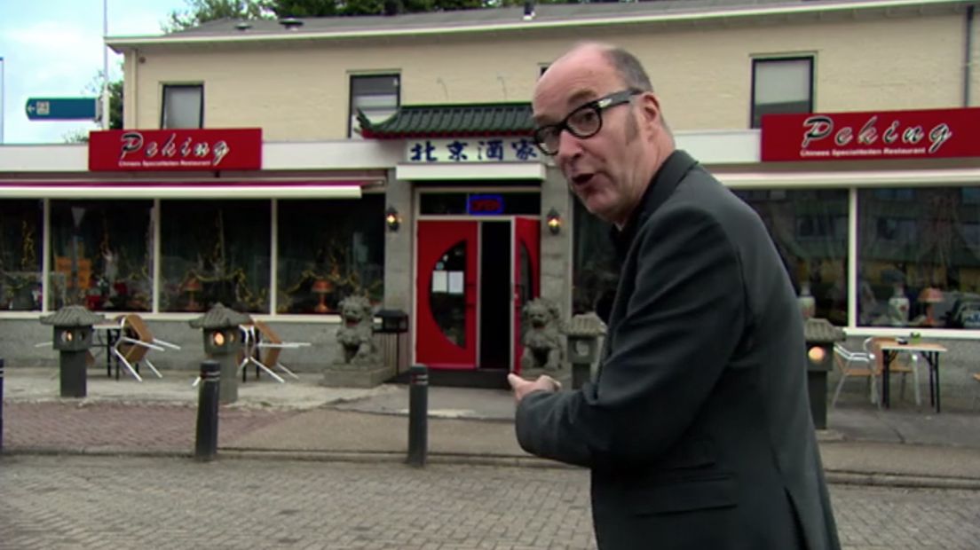 Bart Chabot neemt een kijkje bij café Spoorzicht in Assen (Rechten: RTV Drenthe)