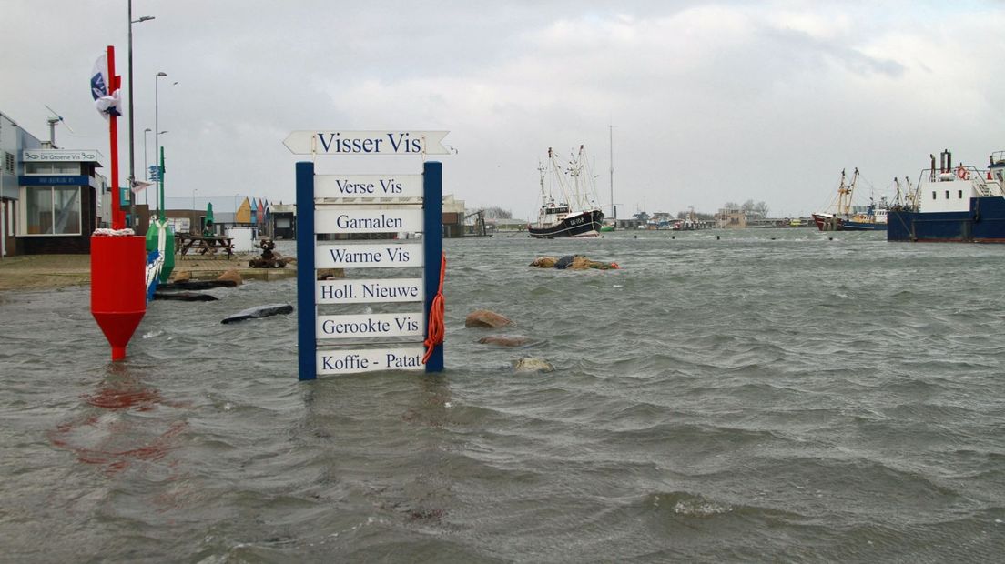 Hoog water in Lauwersoog