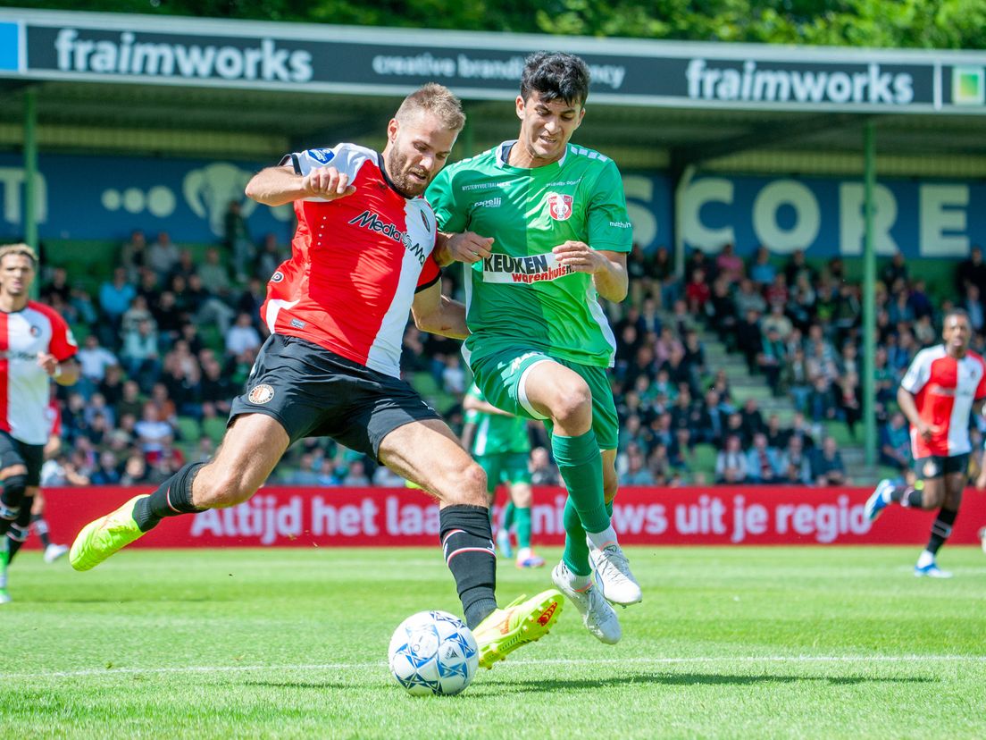 Feyenoord en FC Dordrecht vorig seizoen tegen elkaar in de voorbereiding