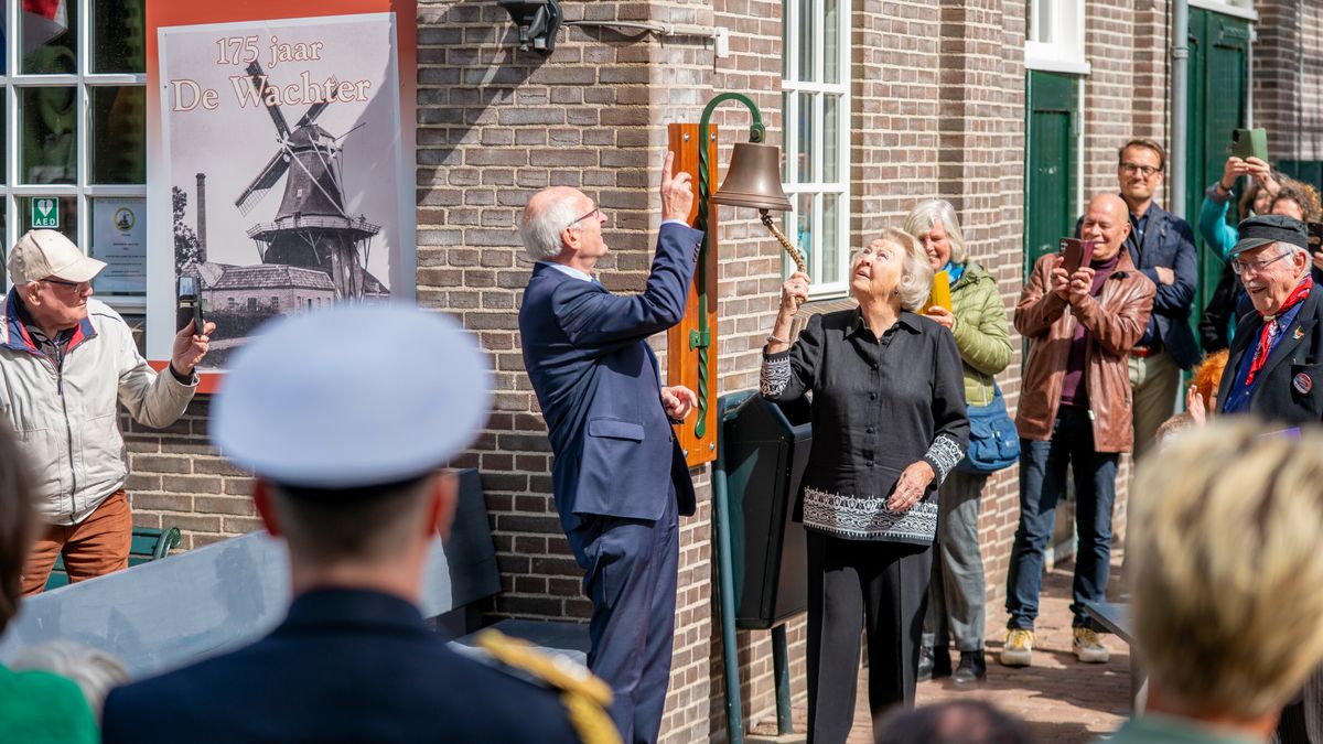 In Beeld: prinses Beatrix heropent molen De Wachter in Zuidlaren