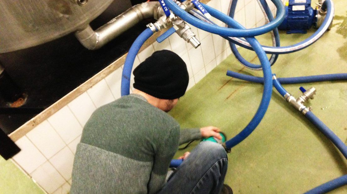 Voor de installatie met 1000 liter water zijn flink wat leidingen nodig