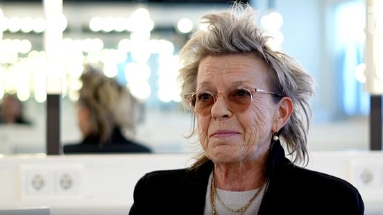 Connie Palmen deelt persoonlijke strijd met alcohol in nieuwe roman 'Johnnie Walker' Nieuws
