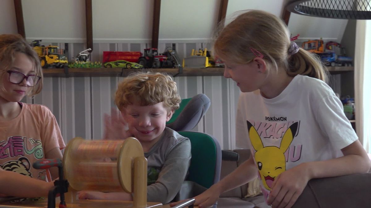 Stephan en Marieke willen graag op pad met het hele gezin, maar dan hebben ze wel een rolstoelbus no