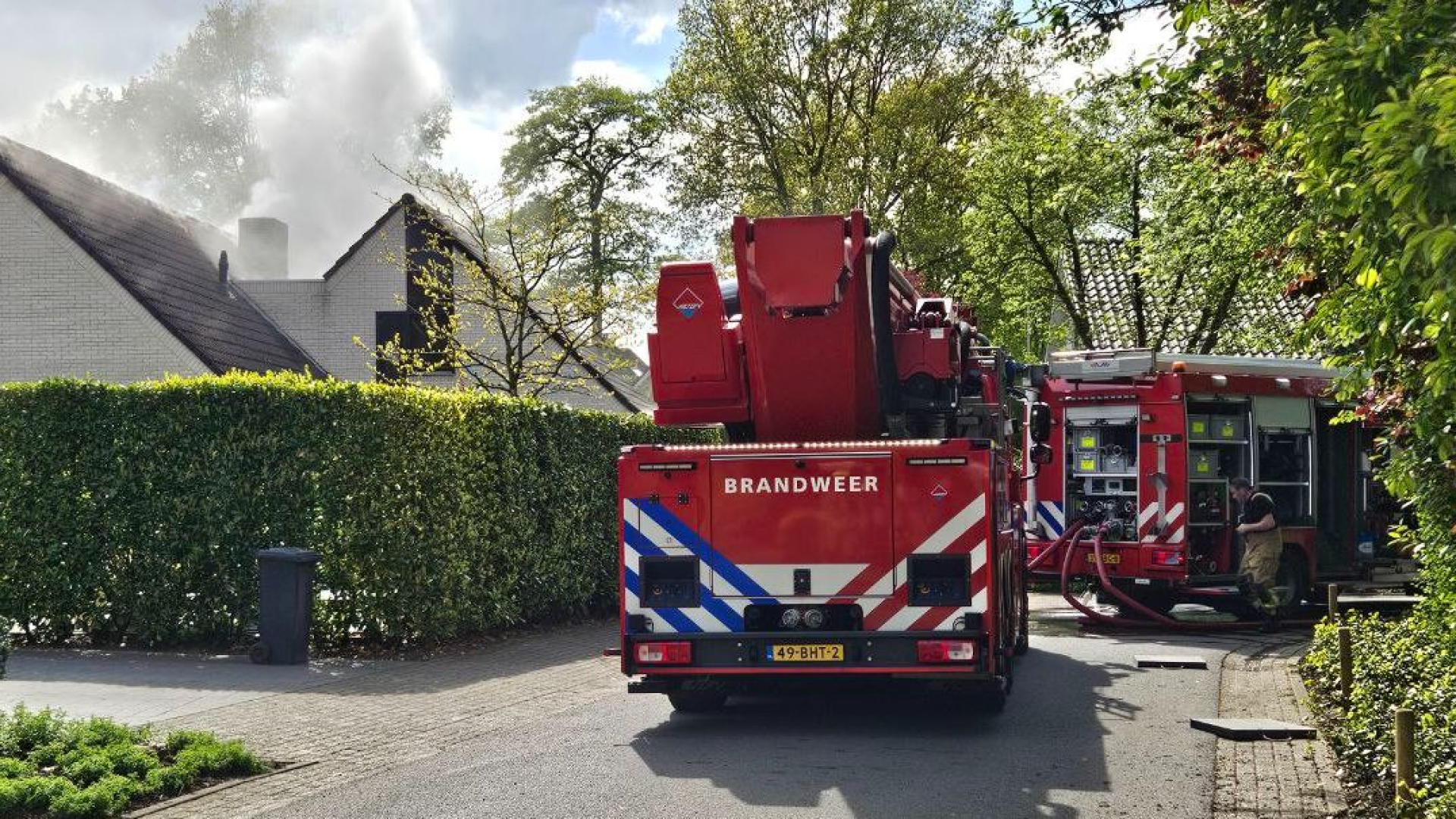 Uitslaande Woningbrand • Oudere Dame Beroofd - Omroep Gelderland