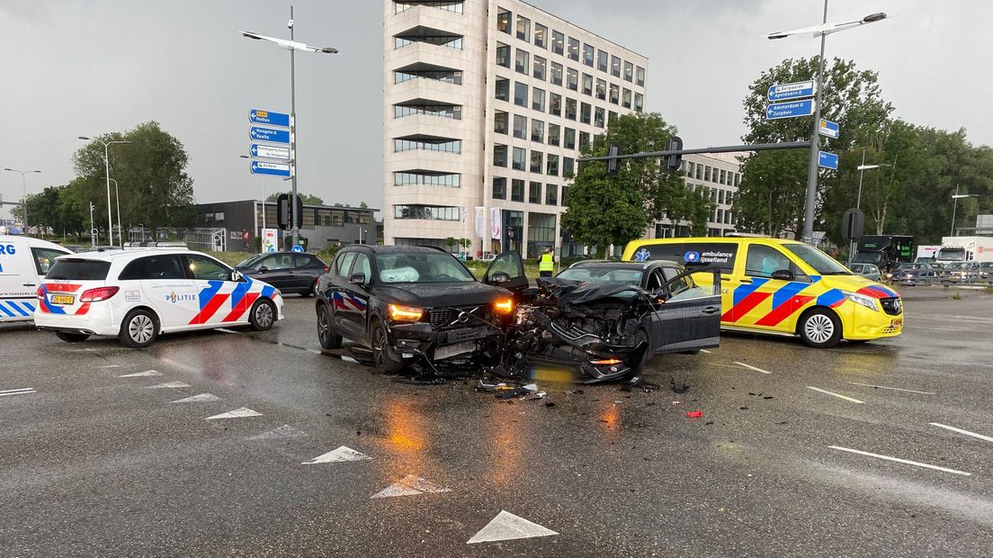 Flinke verkeershinder in Deventer na aanrijding