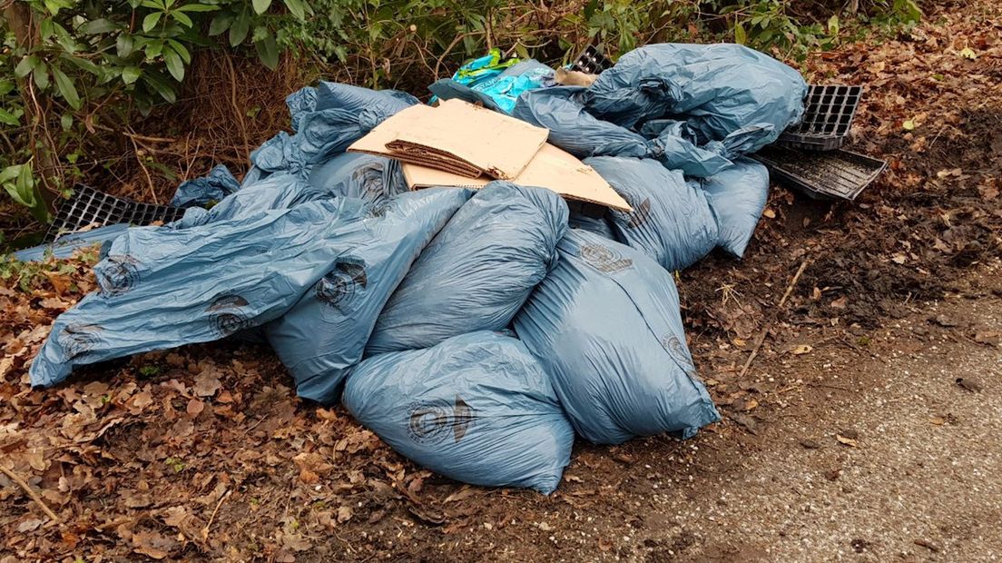 25 zakken hennepafval gedumpt in buitengebied Enschede