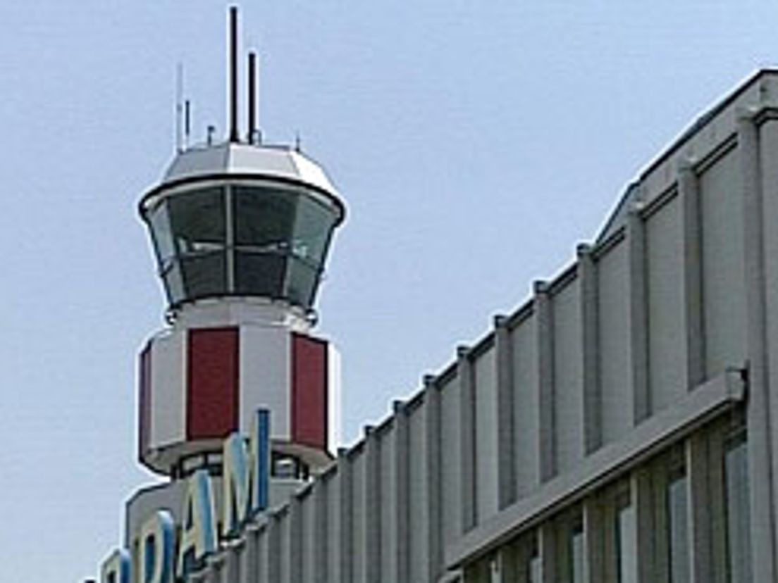 08-09-airport.jpg