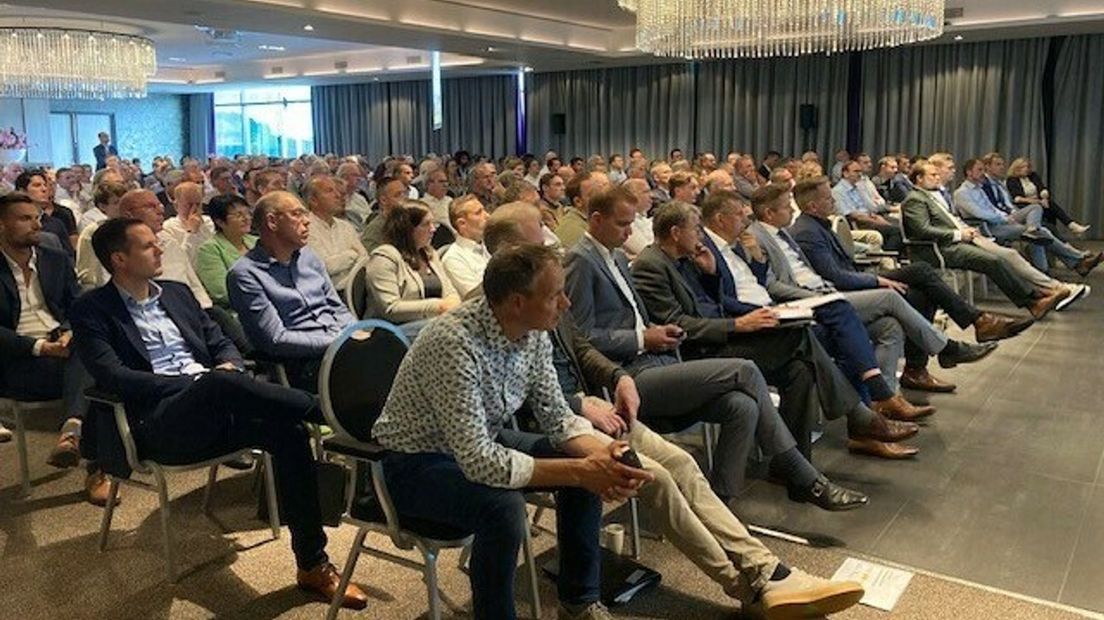 De zaal met ondernemers