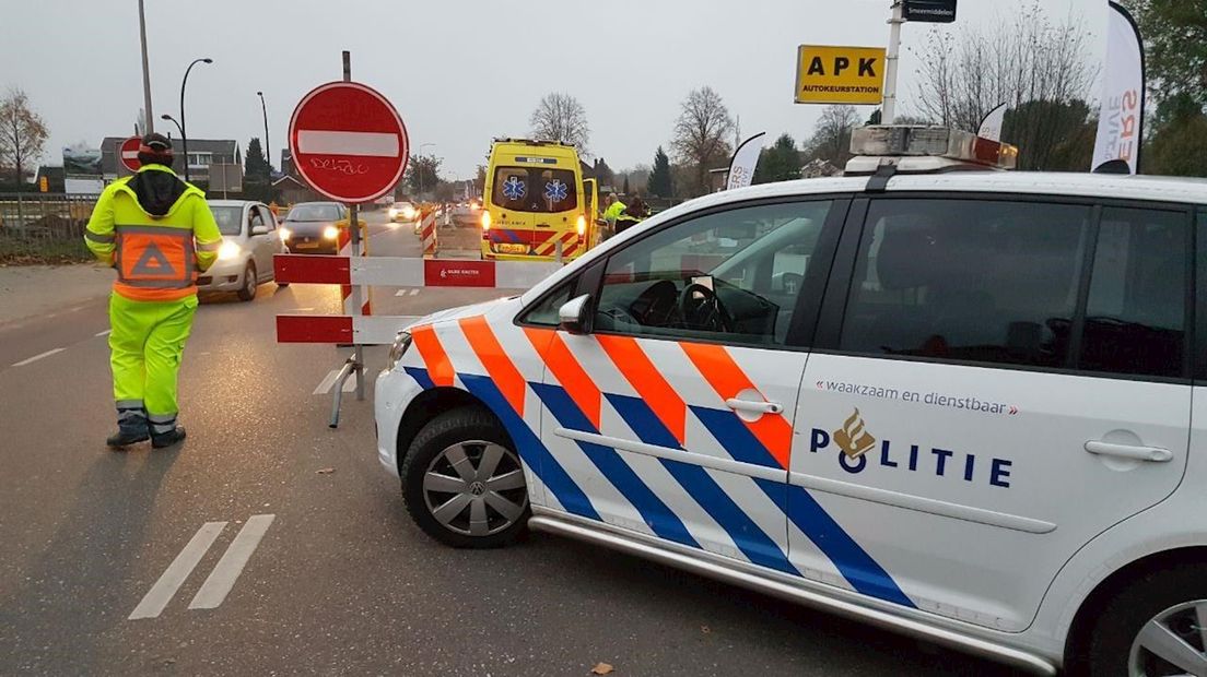 Verkeersregelaar aangereden op Breemarsweg in Hengelo