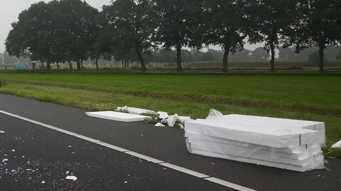 Tempexplaten en piepschuim op A28 Zwolle