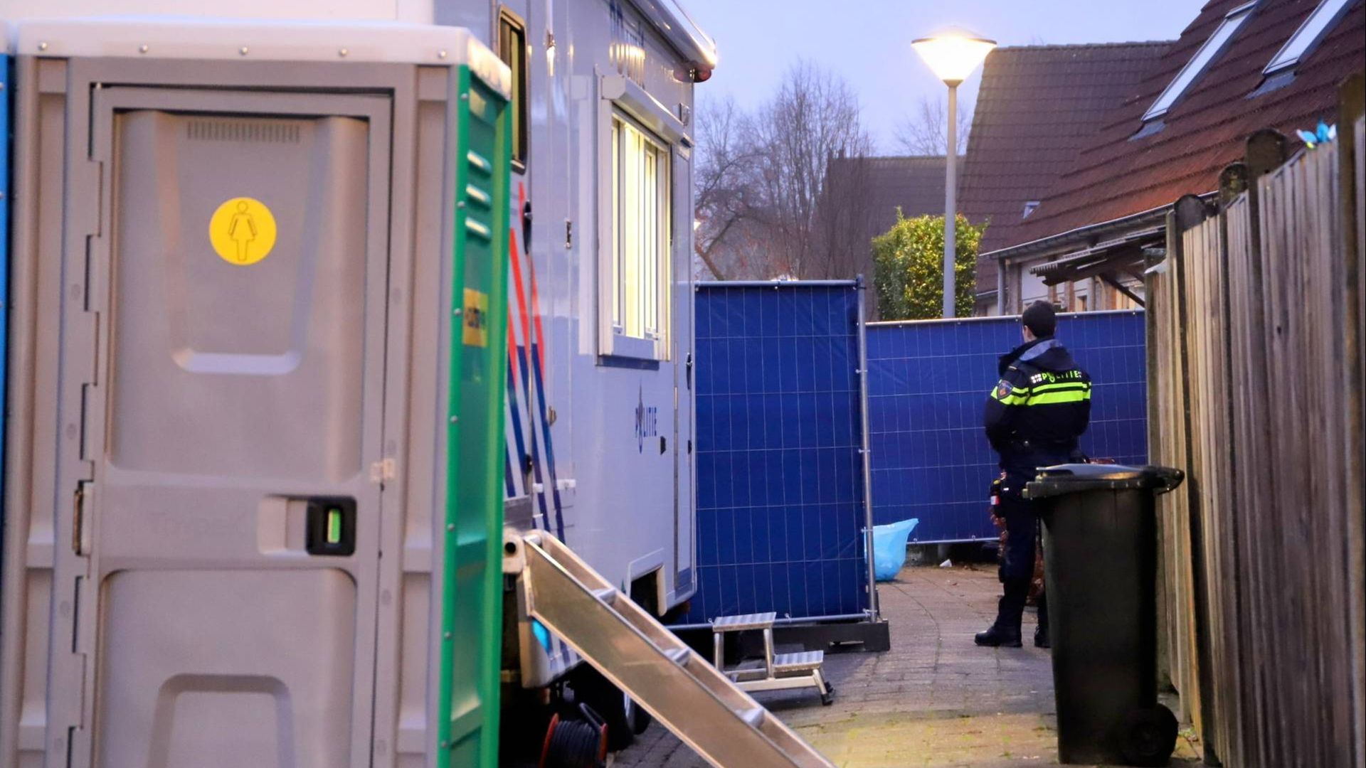 Dode in woning gevonden onder verdachte omstandigheden