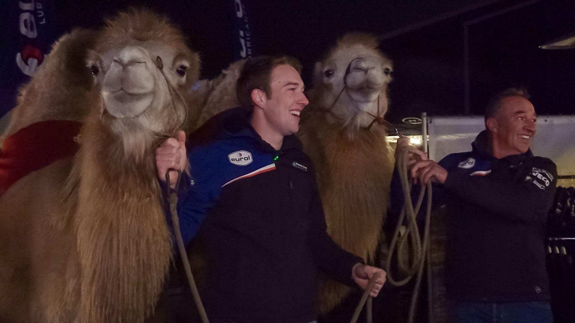Mitchel van den Brink gehuldigd in woonplaats: 'Volgend jaar gaan we voor de overwinning'