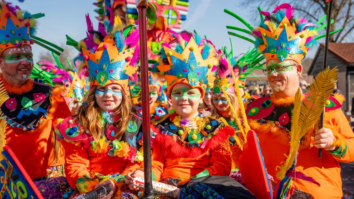 Rosenmontag in Barger-Compascuum: 'Lekker drinken en gezellig doen, dat is carnaval'