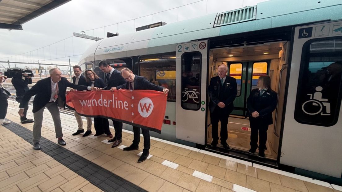 De Wunderline-trein vertrekt donderdagochtend even na 9.00 uur vanaf station Groningen