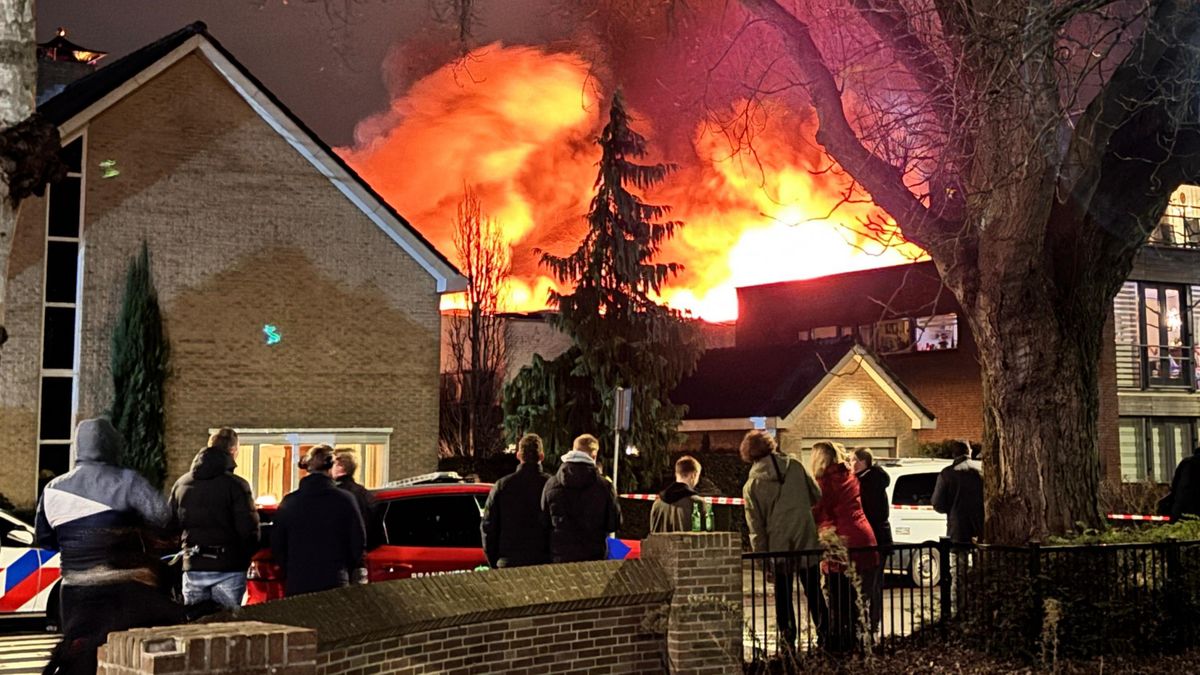 Eén bewoner nog niet terug naar huis na grote brand, asbest na het weekend opgeruimd