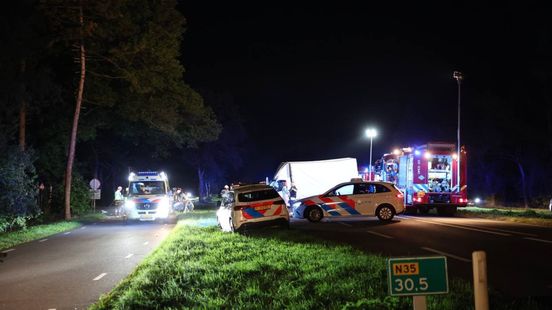 112 nieuws: Ernstig ongeval op N35 bij Haarle, rijksweg geheel afgesloten. 112 nieuws: Ernstig ongeval op N35 bij Haarle, rijksweg geheel afgesloten.