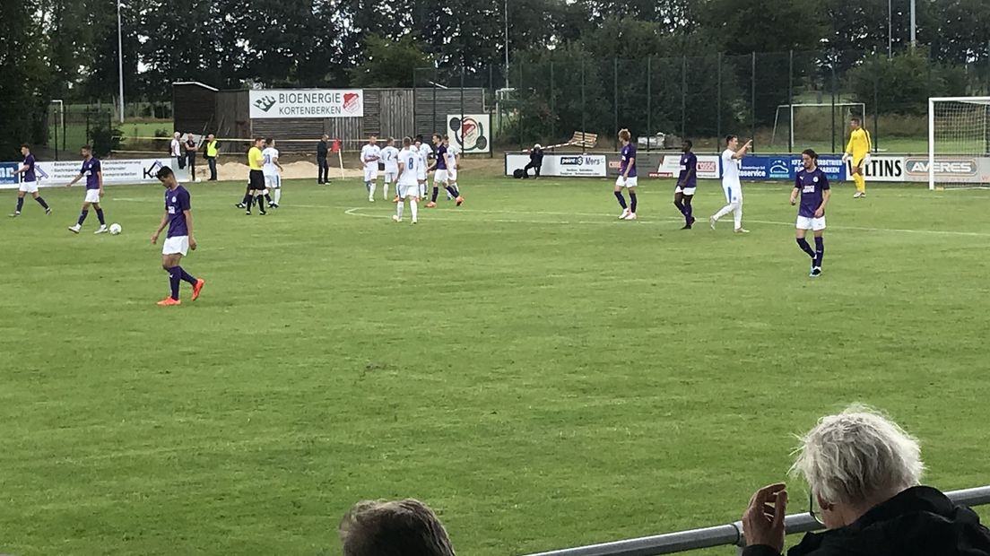 FC Groningen op het veld in het Duitse Lohne