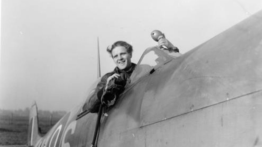 Een delegatie uit Noorwegen kwam maandagmiddag speciaal naar Putten om daar een wrakstuk van een Spitfire van het Noorse 332 Squadron in ontvangst te nemen. Het gaat om het toestel van de Noorse vlieger Oluf Wagtskjold. Op 28 februari 1945 crashte hij met zijn vliegtuig tijdens een aanval. Wagtskjold overleegde de crash niet. Hij was 24 jaar.