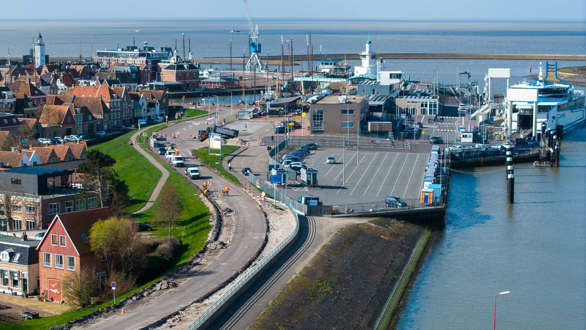 Man aangehouden na steekincident bij het AZC in Sneek | Man bekneld door losgeschoten lading in Fran