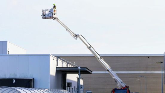 Opnieuw explosie • rook in kantoor