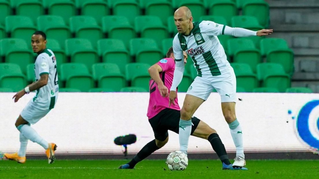 Arjen Robben in actie tegen FC Utrecht met de 'eeuwige' hoofdsponsor op de borst