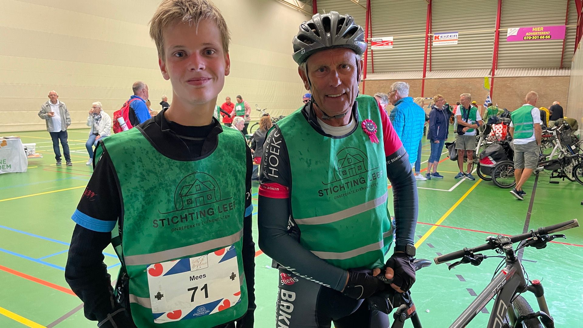 Mees Mulder fytst tegearre mei syn pake Jaap Jansma