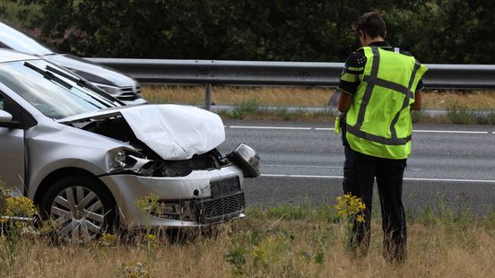 Veel schade na kop-staartbotsing op A1
