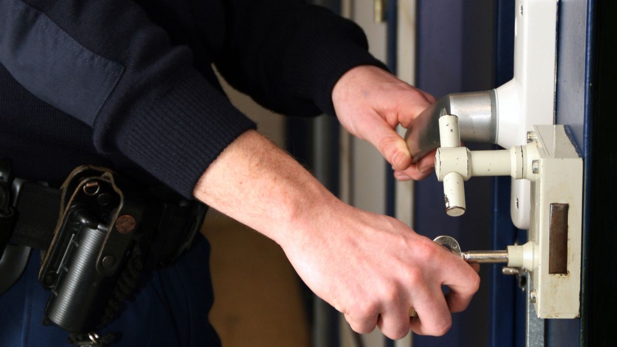 Uit het niets gestoken: acht jaar cel voor aanval op slapende man