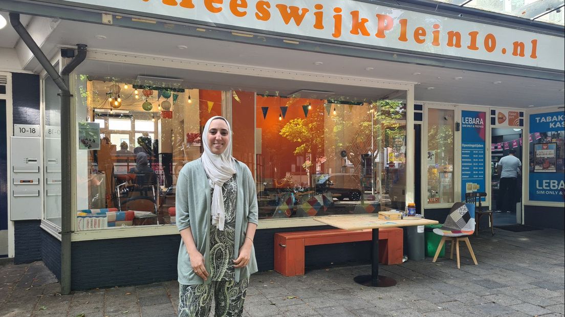 Ahlam bij 'de huiskamer van Moerwijk-Oost'