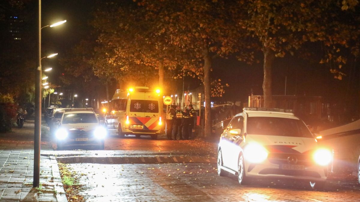 Persoon in de gracht in Leeuwarden | Bestelbus in brand in Luinjeberd
