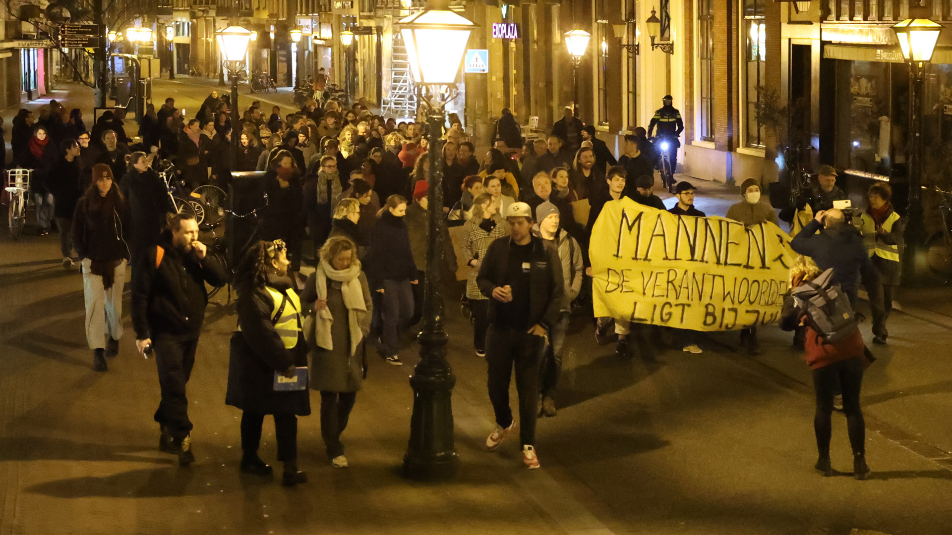 Lang Lint Van Demonstranten Bij Protestmars: 'We Willen Geen ...