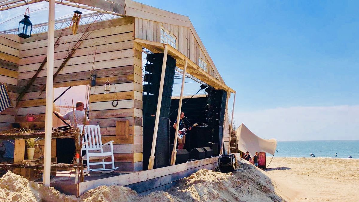 Het gammele strandhuis staat helemaal niet in Zoutelande