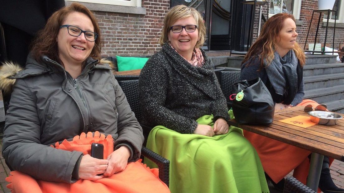 Gewapend met dekentjes tegen de kou in Meppel (Rechten: RTV Drenthe/Marjolein Knol)