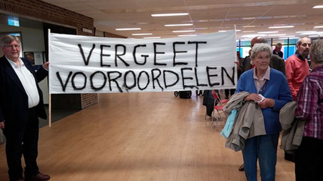 Ongeveer 40 tot 50 ouderen hebben in Nijmegen korte tijd actie gevoerd op de medische faculteit van de Radboud Universiteit.