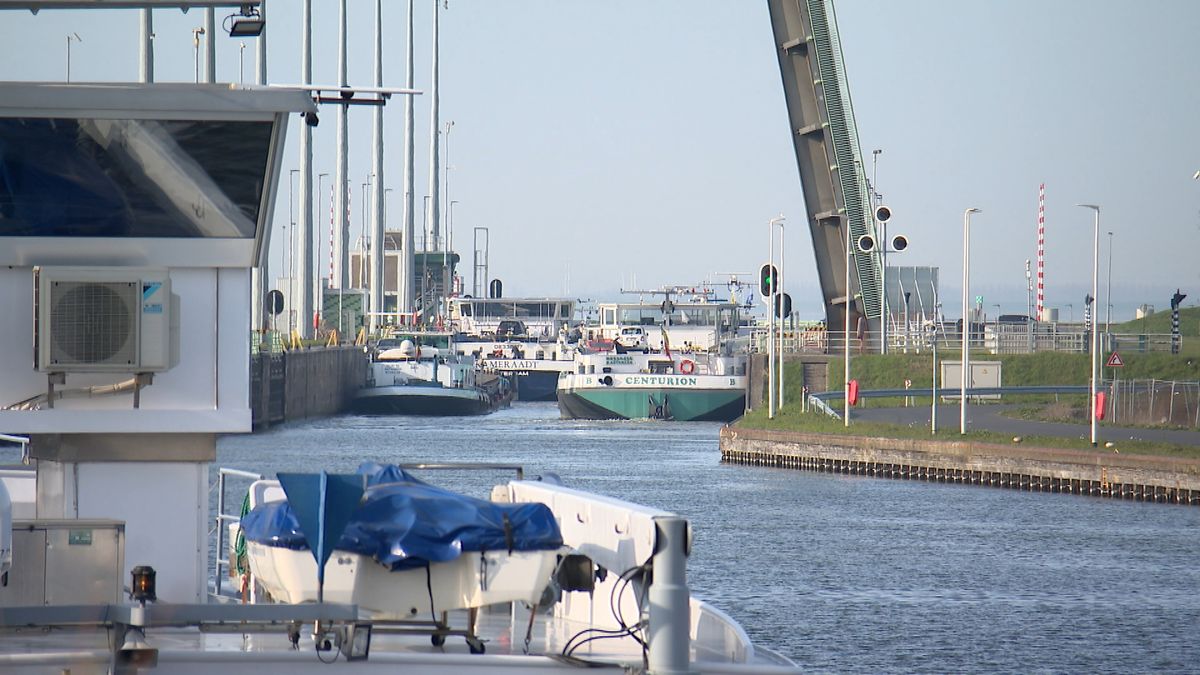 Oostsluis Terneuzen nu zes uur per dag dicht door aanhoudende droogte