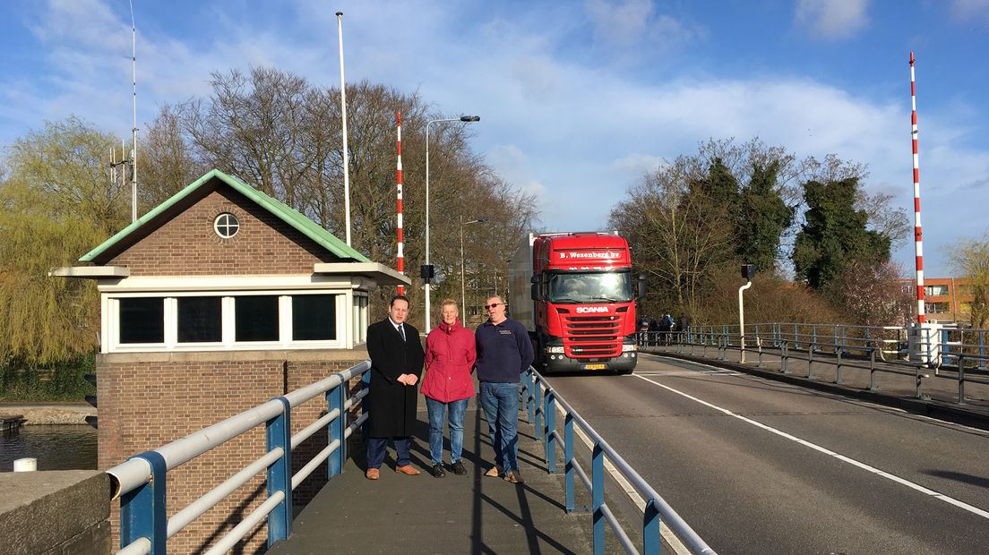 Over deze brug mag straks geen zwaar verkeer meer.