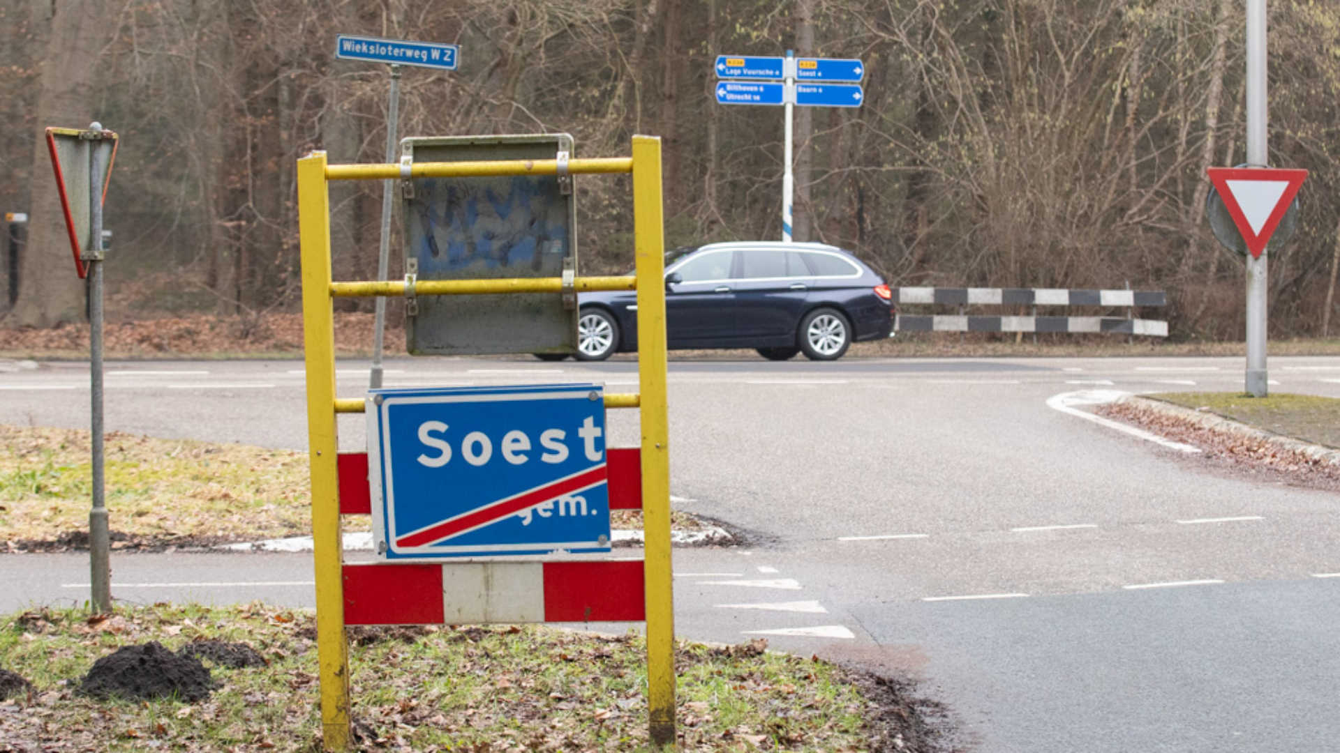 Afgezaagde plaatsnaamborden in Soest: 'Goedkoper en praktisch'