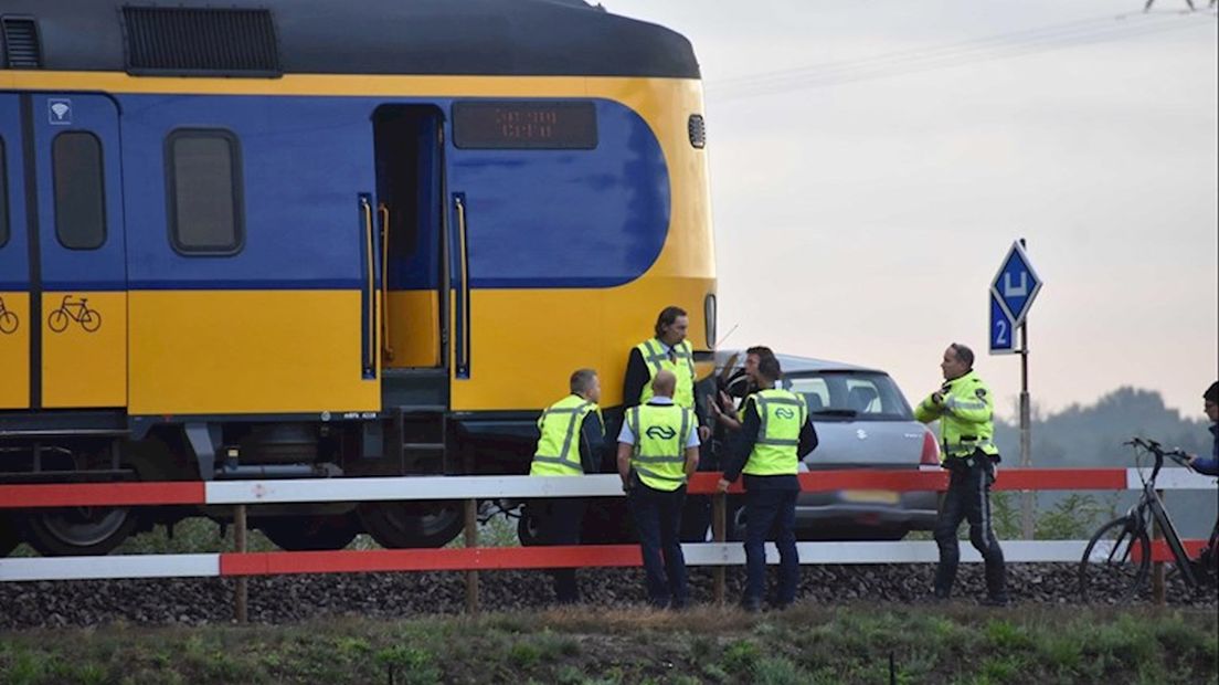 Treinverkeer tussen Steenwijk en Meppel hervat na botsing trein met auto