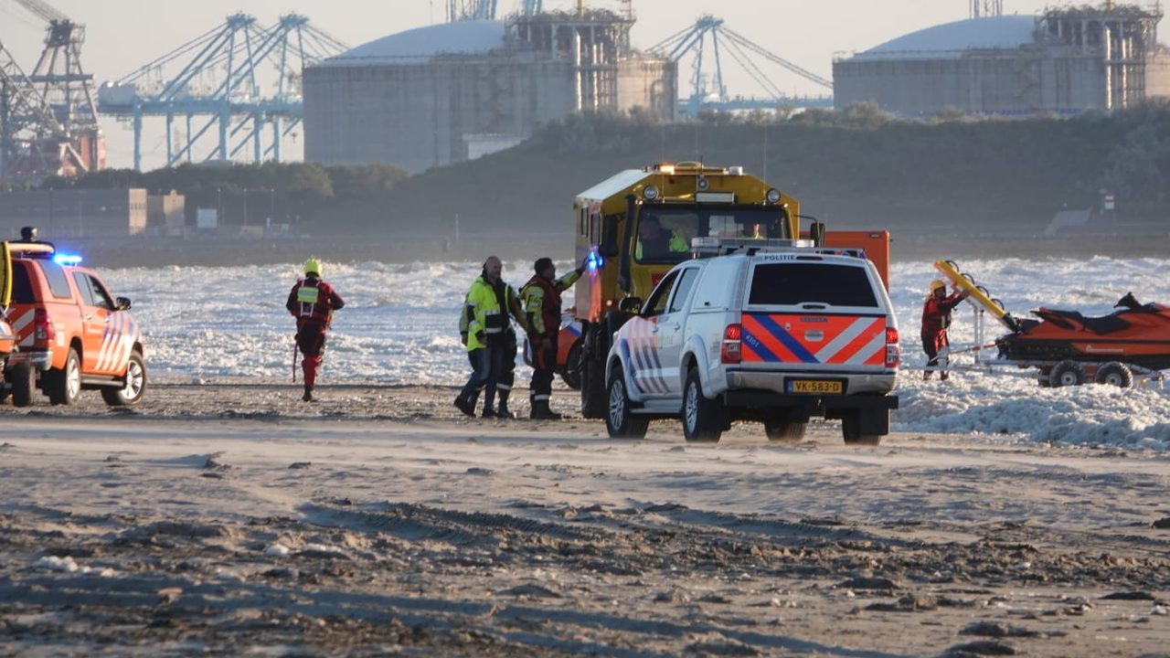 Grote Zoekactie Naar Vermiste Vrouw Op Strand Hoek Van Holland - Rijnmond