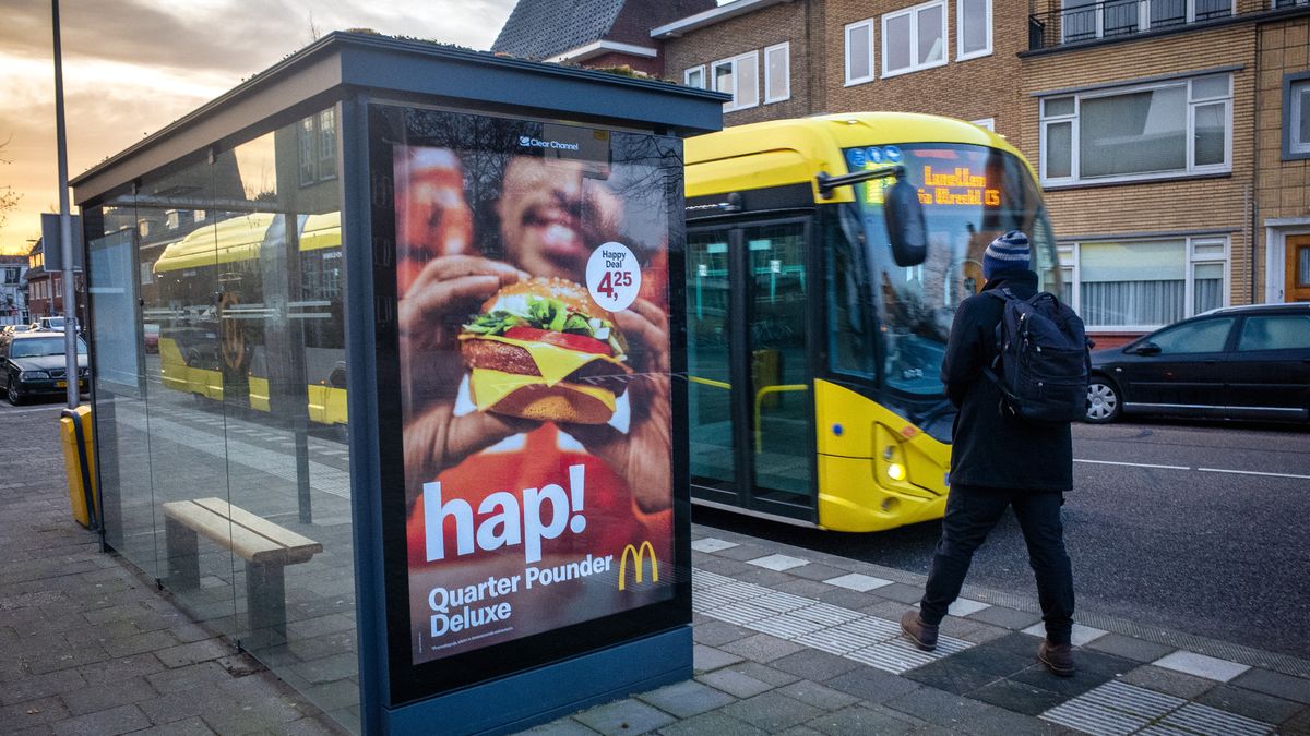 Een op drie reclames in Utrecht promoot ongezonde voeding