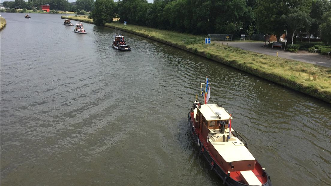 Historische schepen op weg naar Hasselt